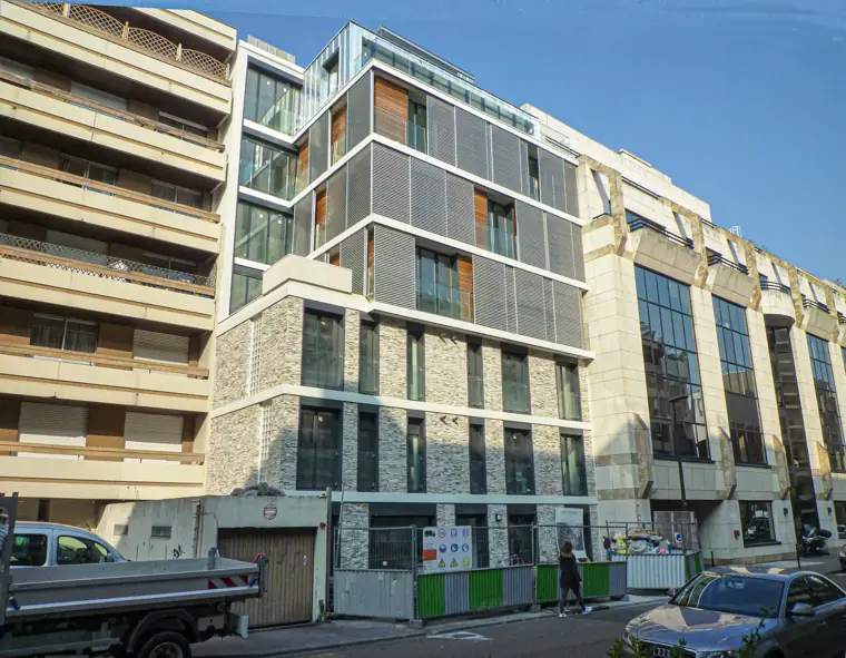 Immeuble surélevé de R+2 à R+6 avec bardage bois à Boulogne-Billancourt